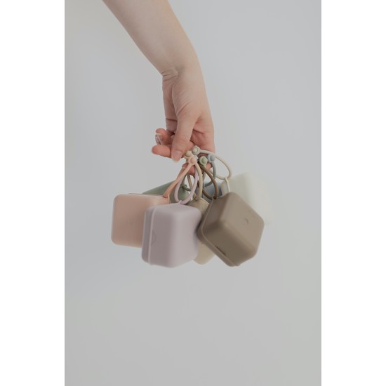 Кутия за Биберон Iron BIBS