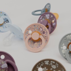2 бр. Биберони BIBS Liberty COLOUR Chamomile Lawn - Violet Sky Mix, 0-6 месеца